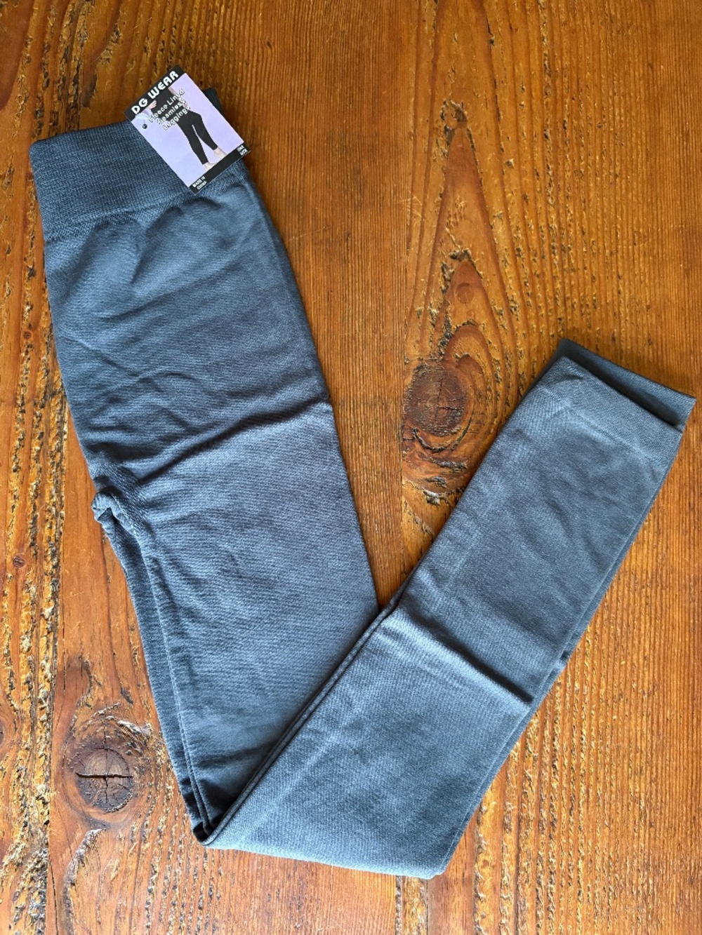 NWT Fleece Lined Seamless Gray Leggings, One Size, Smaller Size DG Wear